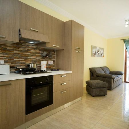 Sliema Duplex 1 Bedroom Apartment With 2 Bathrooms- Sleep 4 Eksteriør bilde