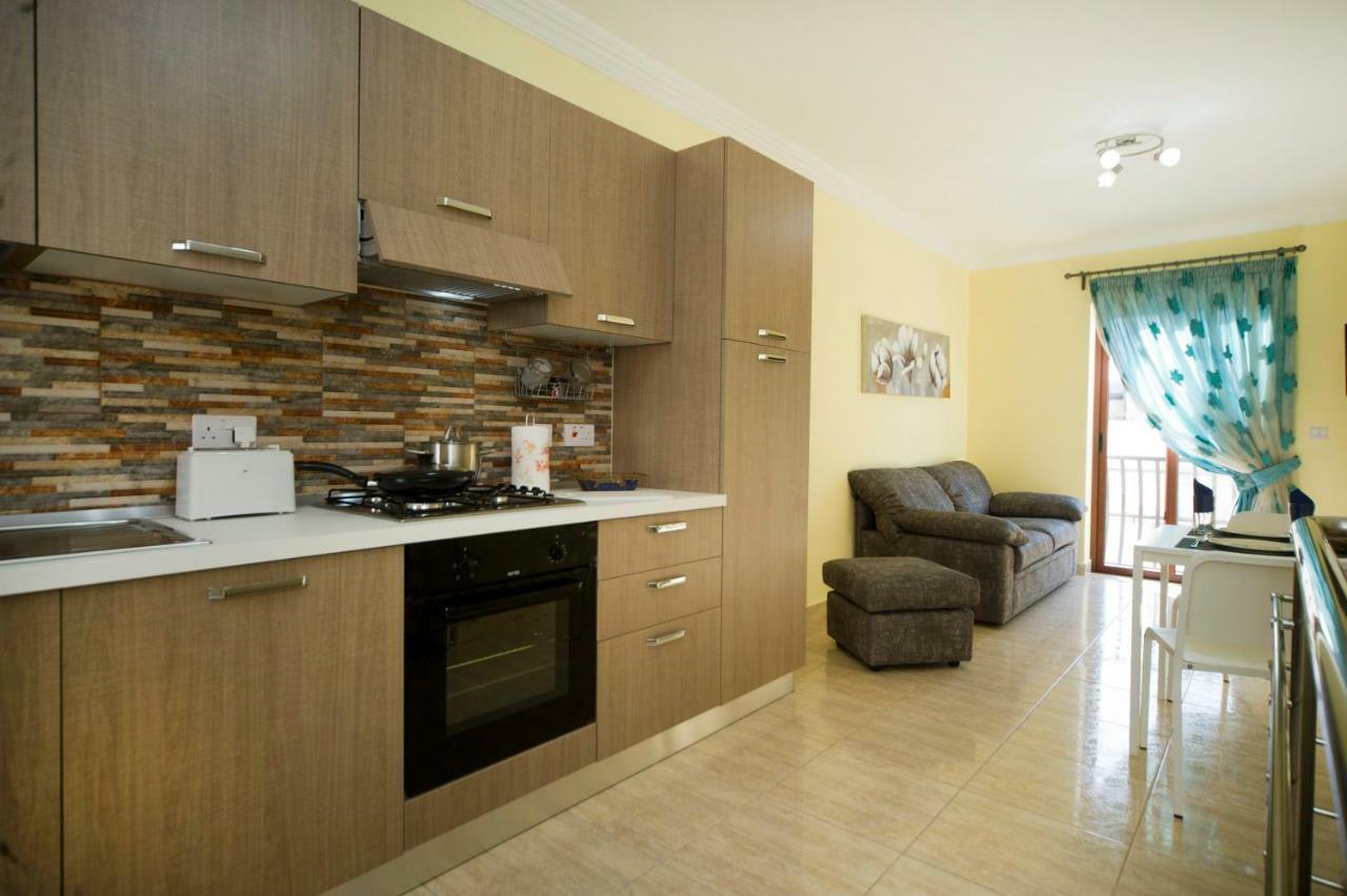 Sliema Duplex 1 Bedroom Apartment With 2 Bathrooms- Sleep 4 Eksteriør bilde